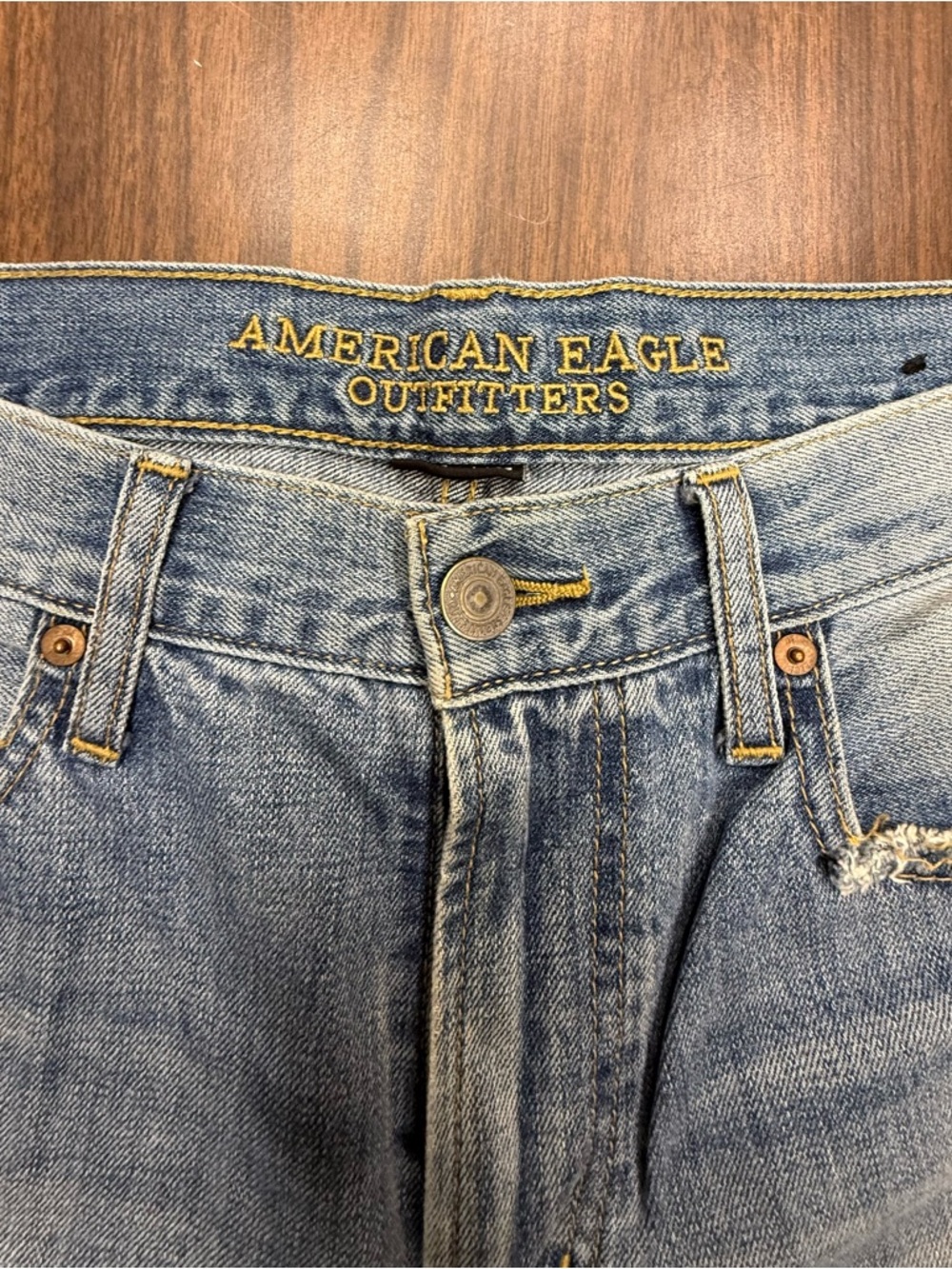 American Eagle Outfitters Men’s Light Wash Relaxed Jeans Size 34” x 34” - Picture 4 of 16